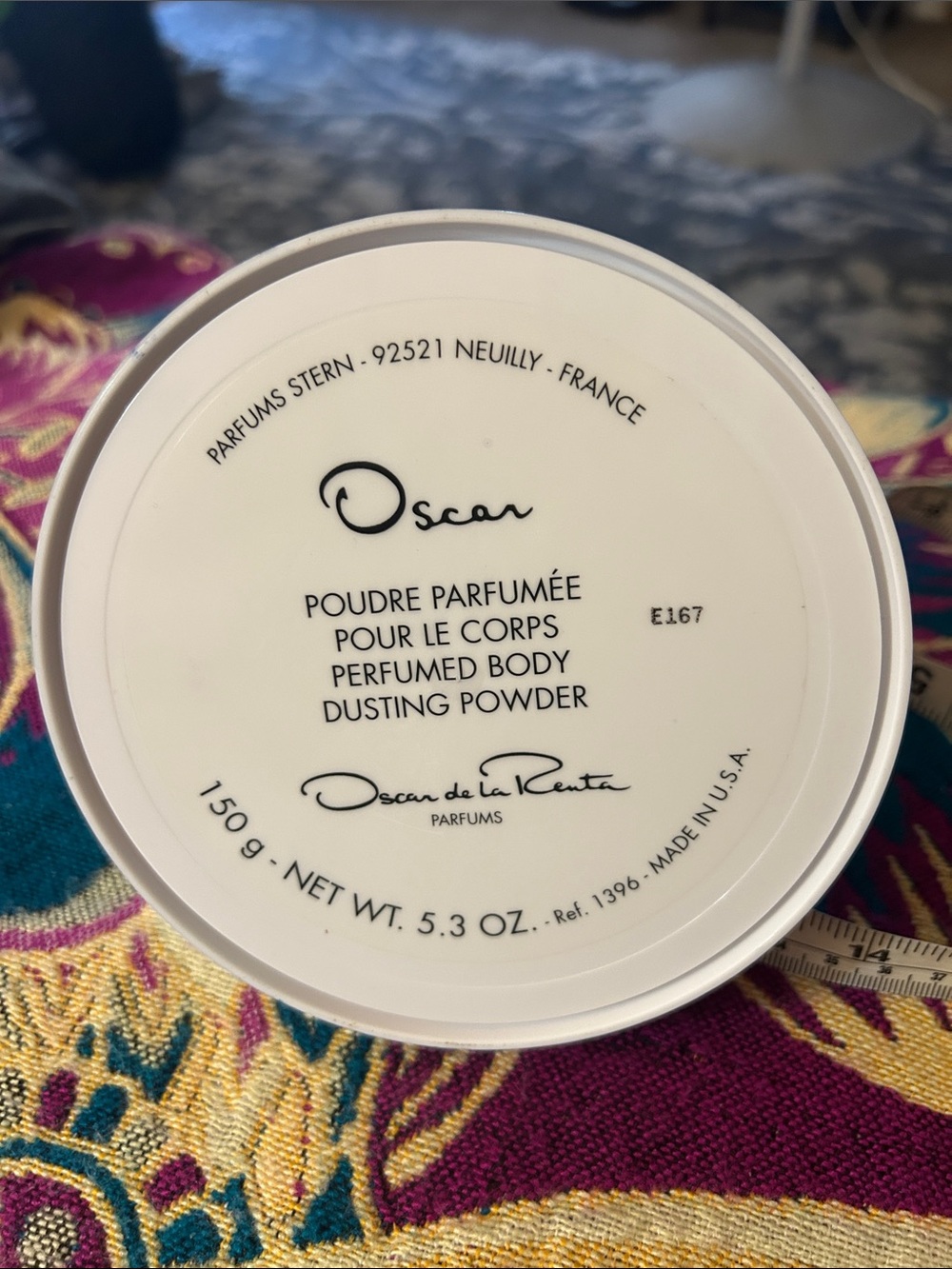 New Oscar De La Renta Body Powder - Picture 8 of 14
